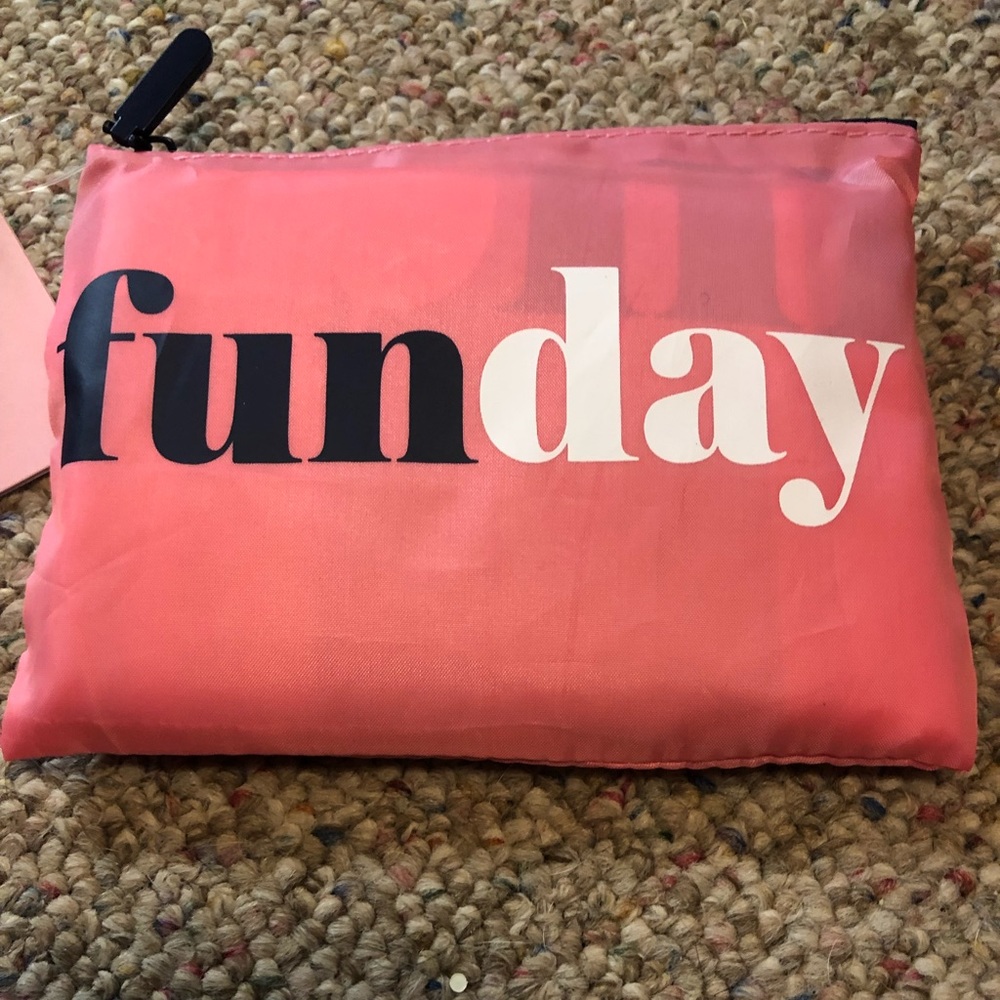 π Kate Spade β οΈ Fun Day Reusable Shopper Tote - Picture 3 of 7